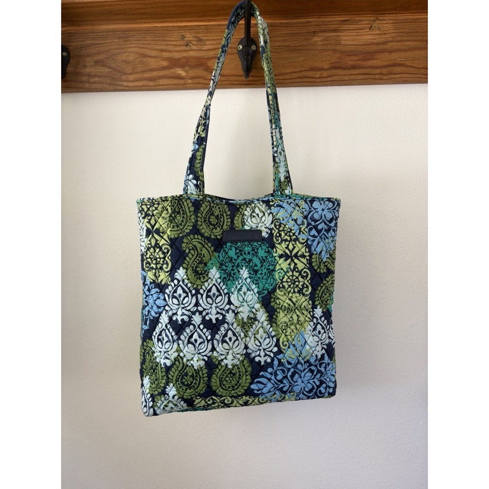 Vera Bradley Tote Shoulder Bag Caribbean Sea Pattern Magnet Closure‎ Two Handles